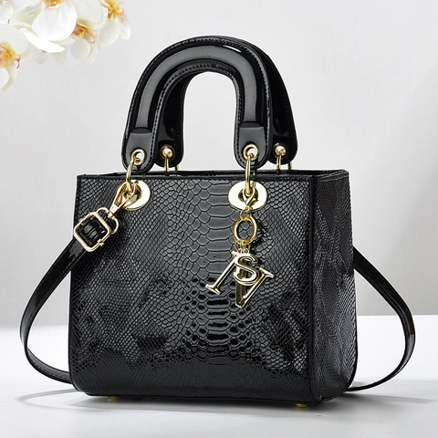 Sac À Main Élégant En Cuir PU Gaufré Crocodile Avec Pendentifs Métalliques Et Bandoulière Amovible Pour Femmes