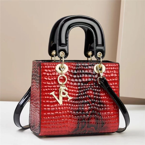 Sac À Main Élégant En Cuir PU Gaufré Crocodile Avec Pendentifs Métalliques Et Bandoulière Amovible Pour Femmes