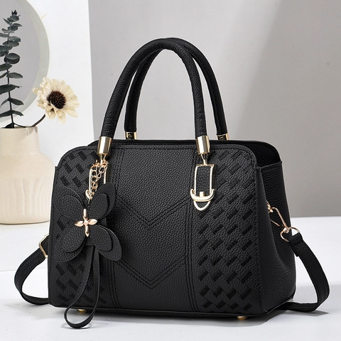 Borsa A Mano Elegante Donna Pelle PU Texture Lychee V-Stitch Borsa A Spalla Con Ciondolo Farfalla Hardware Dorato Tracolla