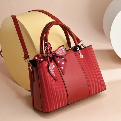 Borsa Da Donna Grande Capacità Pelle PU Trama Pieghettata Con Sciarpa Di Raso Pendente Di Perla Artificial Borsa A Tracolla Elegante