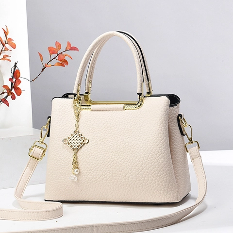 Bolso De Mano Para Mujer Textura Lychee Cuero PU Bolso De Hombro Con Colgante Nudo Chino Perla Artificial Gran Capacidad Elegante