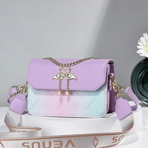 Bolso Bandolera Mujer Degradado Color Relieve Floral Cuero PU Bolso De Hombro Con Hebilla Cisne Corazón Borla Perlas Artificiales Correa Ancha
