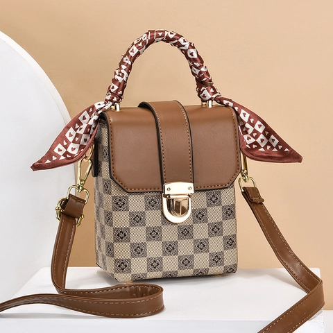 Mini Borsa Tracolla Quadrata Donna Pelle PU Motivo Scacchi Fiori Manico Sciarpa Raso Chiusura Dorata Elegante