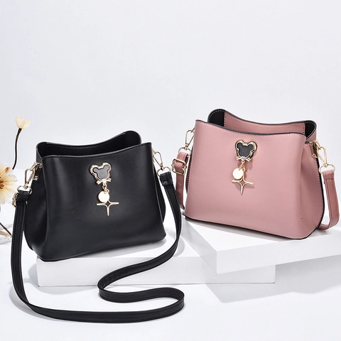 Bolso Cubo De Cuero PU Para Mujer Bolso De Hombro Moderno Bandolera Con Correa Ajustable Y Colgante De Estrella