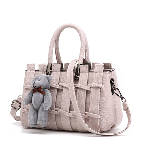 Women Woven PU Leather Handbag With Bear Charm Crossbody Shoulder Bag Lychee Pattern Korean Style Daily Commute