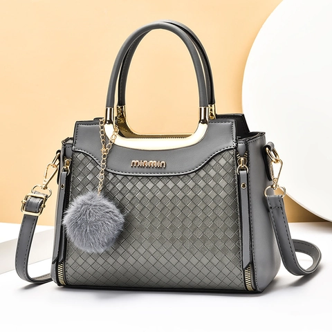 Elegant Women Handbag PU Leather Lattice Weaving Large Capacity Crossbody Shoulder Bag With Pompom Gold Handles