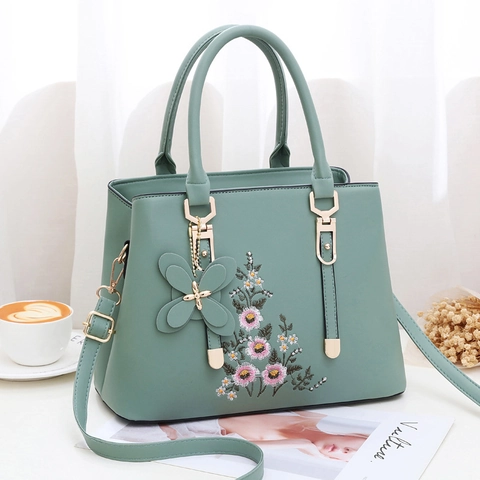 Damen Tote Schultertasche Blumenstickerei PU Leder Große Kapazität Mit Schmetterlingsanhänger Verstellbarer Riemen
