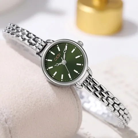 Montre Bracelet Femme Élégante Chaîne Fine Alliage Étanche Quartz Minimaliste Style Bijoux Montre-Bracelet