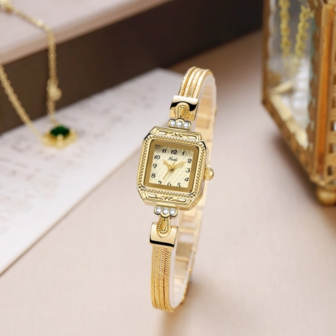Women Quartz Watch Square Dial Rhinestone Accent Metal Mesh Strap Vintage Elegant Wristwatch For Lady
