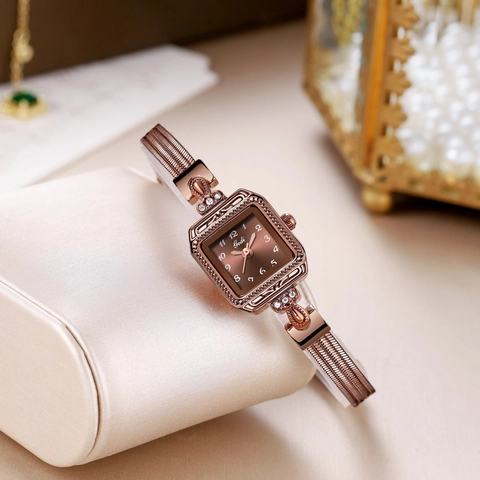 Women Quartz Watch Square Dial Rhinestone Accent Metal Mesh Strap Vintage Elegant Wristwatch For Lady