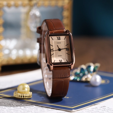 Retro Rectangular Quartz Watch For Women Roman Numerals Dial Elegant Crocodile Pattern Leather Strap Waterproof