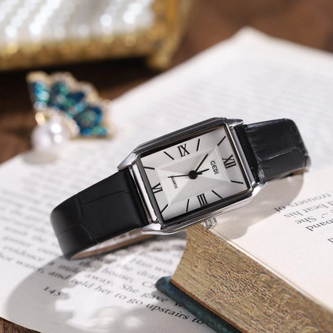 Retro Rectangular Quartz Watch For Women Roman Numerals Dial Elegant Crocodile Pattern Leather Strap Waterproof