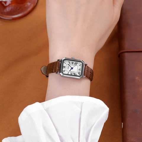 Women Retro Rectangular Quartz Watch Vintage Elegant Minimalist Leather Strap Roman Numeral Dial Waterproof Wristwatch