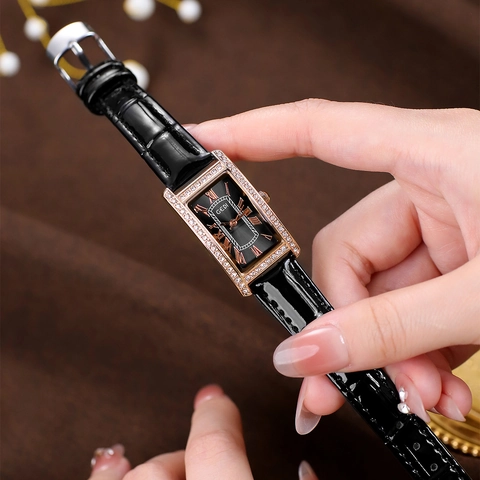 Women Quartz Watch Rectangular Alloy Case Rhinestone Inlaid Leather Strap Roman Numerals Retro Elegant Wristwatch