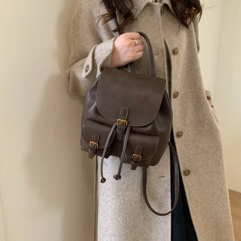 Fashion Backpack Women Retro PU Leather Drawstring Flap Closure Multiple Pockets Vintage Commuter College Style Rucksack
