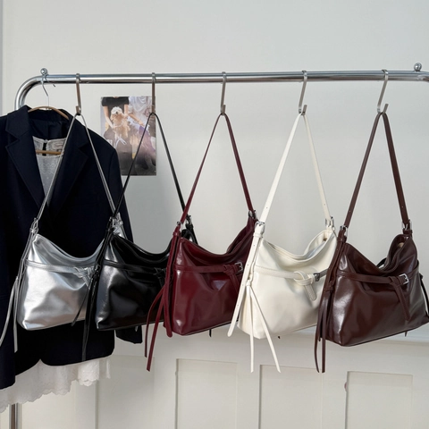 Women Large Capacity Glossy PU Leather Shoulder Bag Minimalist Hobo Tote With Belt Buckle Decor Office Commute