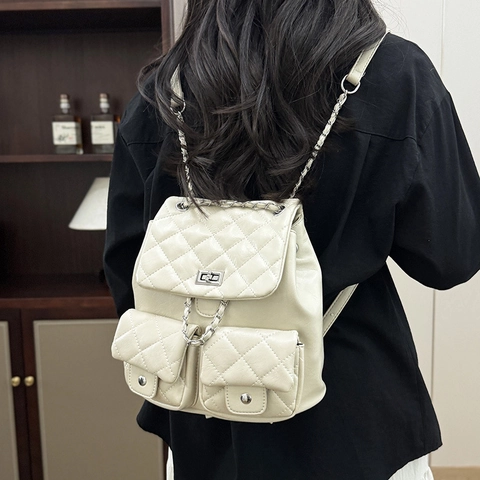 Fashion Rucksack Gestepptes PU Leder Kettengurt Mini Reise Daypack Trendiges Rautenmuster Drehverschluss Damen