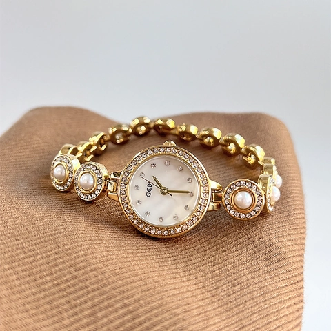 Women Quartz Bracelet Watch With Rhinestone And Faux Artificial Pearl Alloy Luxury Mother Of Artificial Pearl Dial Waterproof Elegant Jewelry