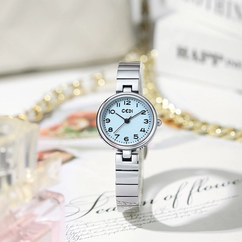 Elegant Women Quartz Watch Alloy Bracelet Strap Minimalist Round Dial Arabic Numerals Fashion Wristwatch Dressy Style
