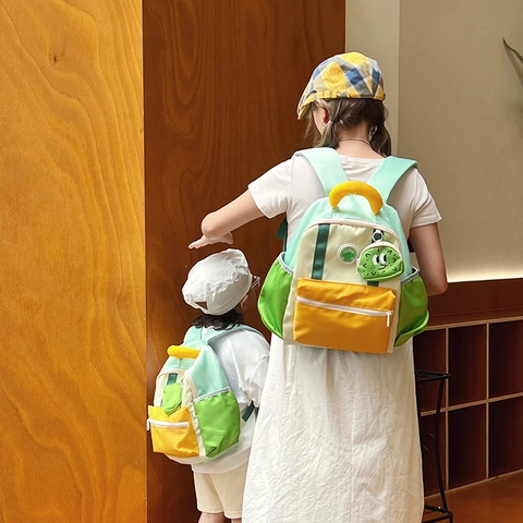 Kinder Rucksack Color Block Nylon Atmungsaktiv Schultasche Mit Cartoon Tieranhänger Für Kindergarten Schüler Leicht