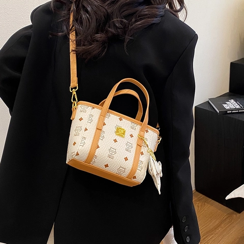 Borsa A Secchiello Da Donna A Tracolla In Pelle PU Stampa Gatto Cartone Animato Borsa Casual Con Ciondolo A Forma Di Animale