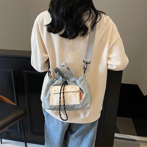 Women Canvas Bucket Bag With Drawstring Closure Adjustable Strap Casual Commuting Contrast Color Handbag Shoulder Bag