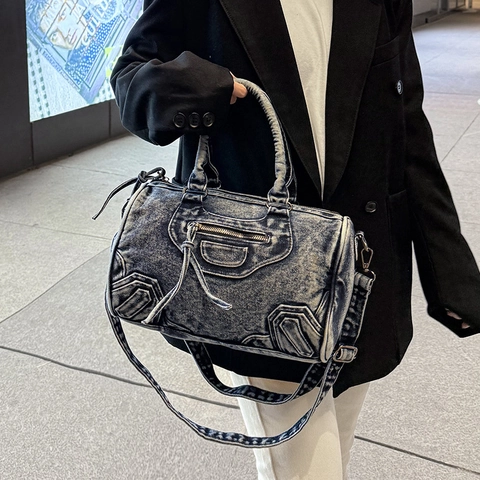 Sac À Épaule Femme Denim Lavé Rétro Grande Capacité Sac À Main Style Biker Avec Glands Et Rivets Fourre-Tout Vintage