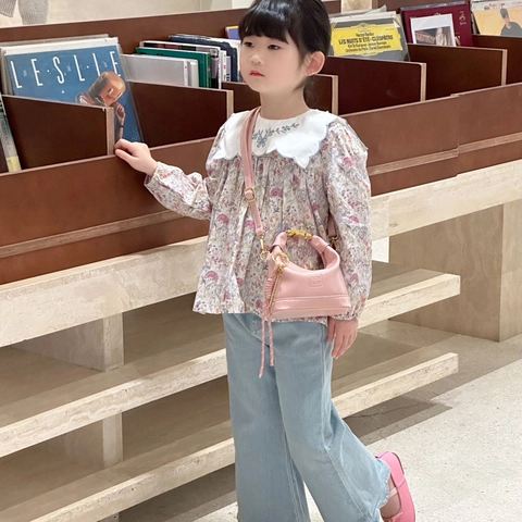 Kids Girls Mini Shoulder Bag Glossy PU Leather Semi-Moon Handbag With Gold Metal Handle And Key Charm Cute Fashion Accessory
