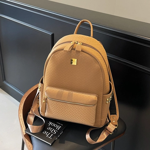 Sac À Dos Femme Tendance Tressé Cuir PU Grande Capacité Style Collège Décontracté Voyage Avec Rivets Dorés
