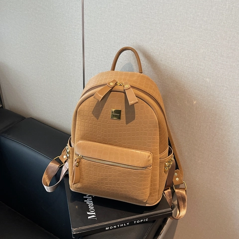 Mochila De Moda En Cuero PU Con Relieve De Cocodrilo Gran Capacidad Chic Urbano Bolsa Escolar Para Mujeres Tachuelas Doradas