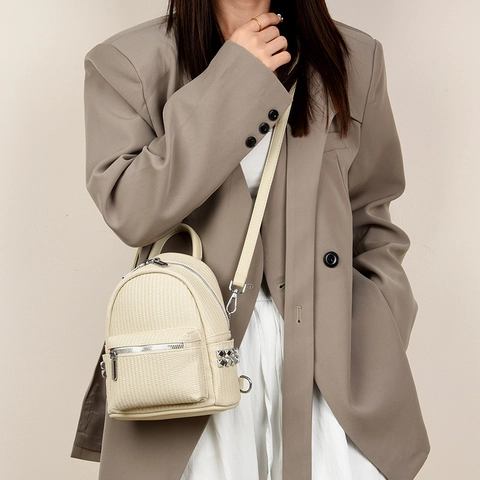 Damen Mini Rucksack PU Gewebtes Leder Niete Mode Lässig Klein Reise Tagesrucksack Atmungsaktiv Elegant