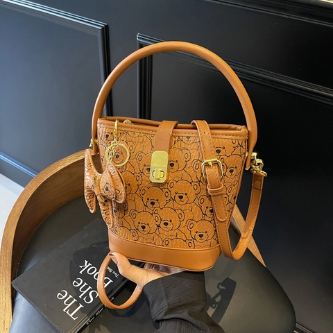 Cute Bear Print PU Leather Bucket Bag For Women Retro Korean Style Handbag With Adjustable Strap And Small Doll Pendant