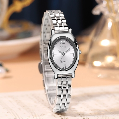 Women Quartz Watch Oval Dial Stainless Steel Strap Waterproof Retro Luxury Elegant Ladies Wristwatch