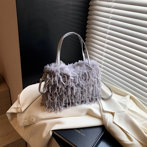 Bolso De Peluche Para Mujer Pelo Sintético Flecos Bolso De Hombro Con Cadena Otoño Invierno Color Sólido Elegante