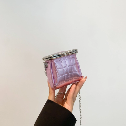 Mini Sac Bandoulière Effet Crocodile Cuir PU Métallisé Fermoir Kiss Lock Rétro Petit Carré Accessoire Mode Fête