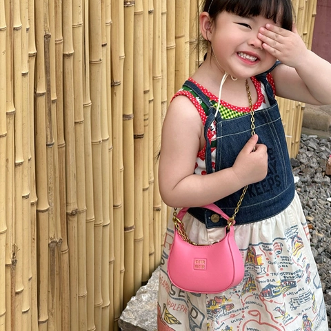 Mini Bolso De Hombro De Media Luna Para Niños Cuero PU Cadena Dorada Color Sólido Moda Bandolera Para Niños Pequeños