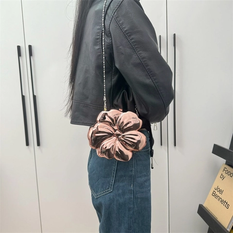 Women Flower Shaped Shoulder Bag 3D Petal Metallic Mirror Hard Shell Small Chain Purse For Party Fashion Accessory