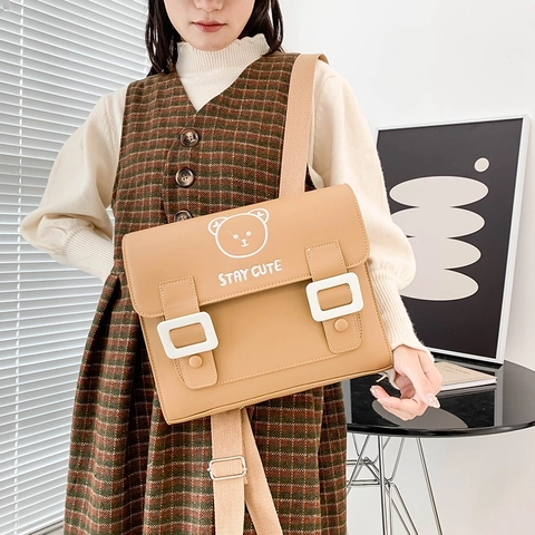 Mochila Niños Cuero PU Estilo Preppy Patrón Oso Dibujos Animados Letra Stay Cute Solapa Cuadrada Bolsa Escolar Para Niños