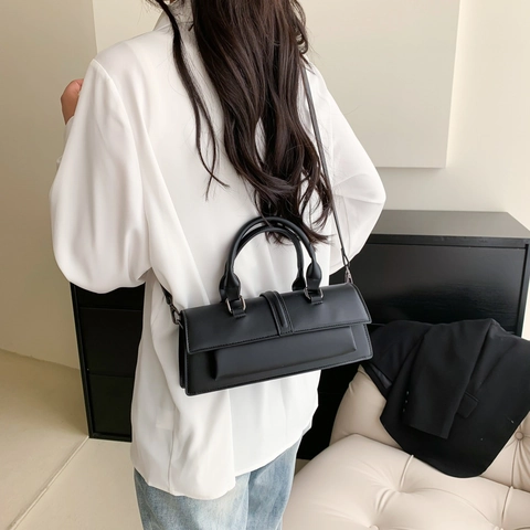 Women Underarm Shoulder Bag PU Leather Structured Rectangular Flip Top Handbag With Detachable Strap Retro Style