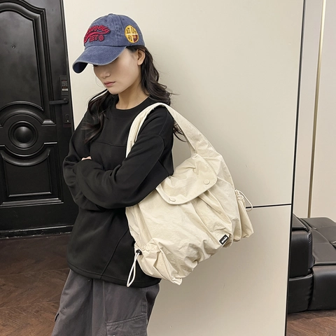 Women Large Capacity Nylon Shoulder Bag Drawstring Side Details Crinkle Texture Solid Color Casual Commuting Handbag