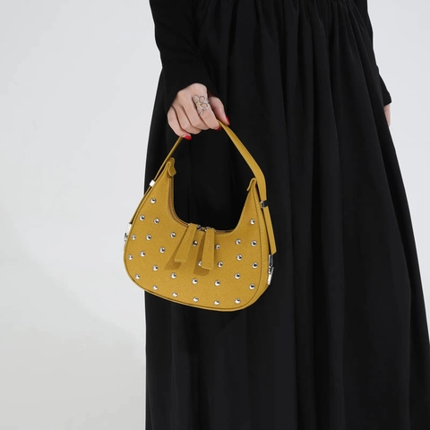 Borsa Hobo A Mezzaluna Con Borchie Da Donna Pelle PU Stile Punk Colore Solido Borsa A Tracolla Leggera