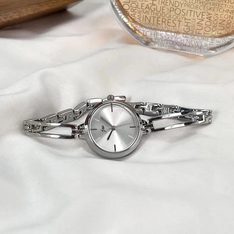 Women Quartz Watch Simple Vintage Alloy Metal Chain Strap Minimalist Elegant Analog Wristwatch For Girls