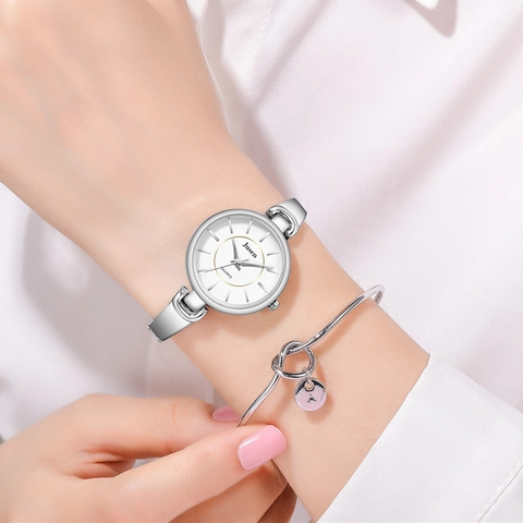 Women Quartz Watch Alloy Bangle Bracelet Wristwatch Minimalist Elegant Round Dial Fashion Accessory