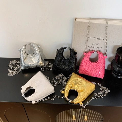 Mini Bolso De Hombro Para Niños Cuero PU Metálico Acolchado Cadena Mano Para Niños Niñas Moda Color Sólido Monedero