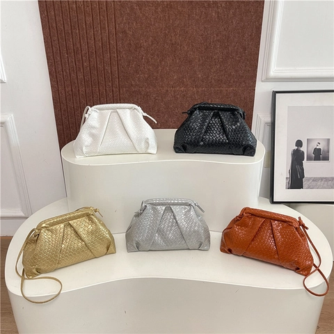 Woven PU Leather Cloud Crossbody Bag Pleated Shell Pouch Handbag Minimalist Solid Color Fashion Versatile Shoulder Bag
