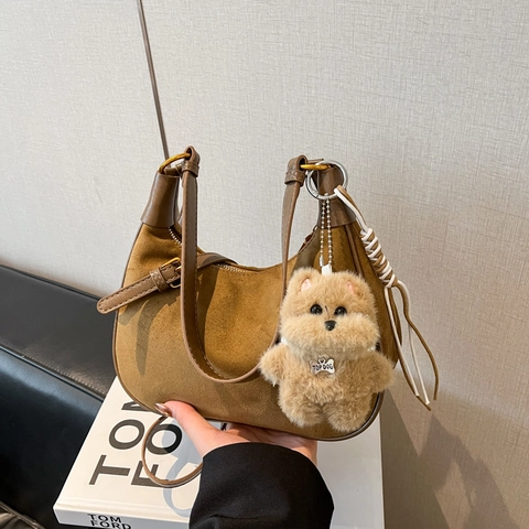 Women Retro Suede Texture Hobo Bag Minimalist PU Leather Shoulder Underarm Bag With Plush Bear Charm Casual Daily Handbag