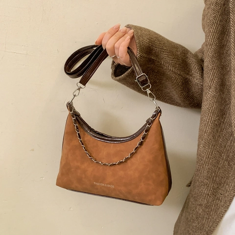 Women Frosted PU Leather Hobo Shoulder Bag Retro Minimalist Half Moon Underarm Purse With Silver Metal Chain For Commute