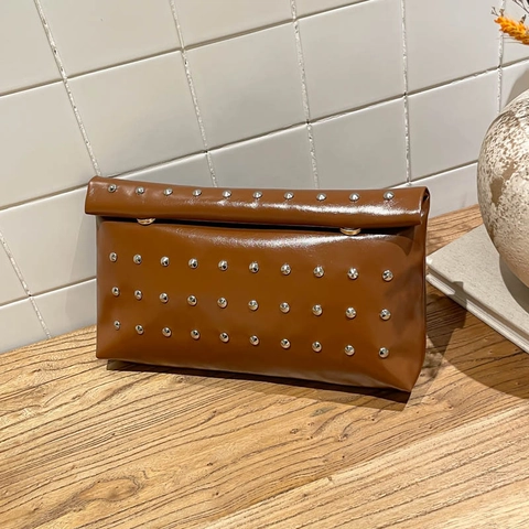 Pochette à Rivets pour Femmes en Cuir PU Métallisé Sac à Main Enveloppe Style Punk Grande Capacité avec Boucle Magnétique