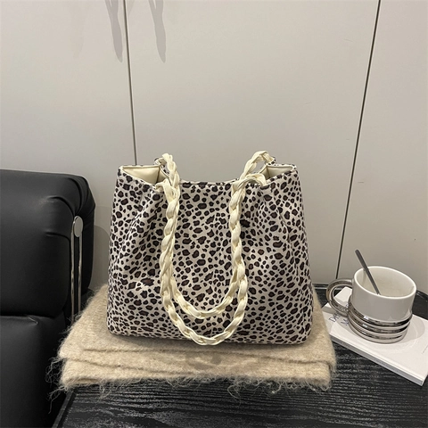 Leopard Print Tote Bag Large Capacity Shoulder Handbag With Woven Handles Retro Fashionable Casual Bag For Women Daily Work