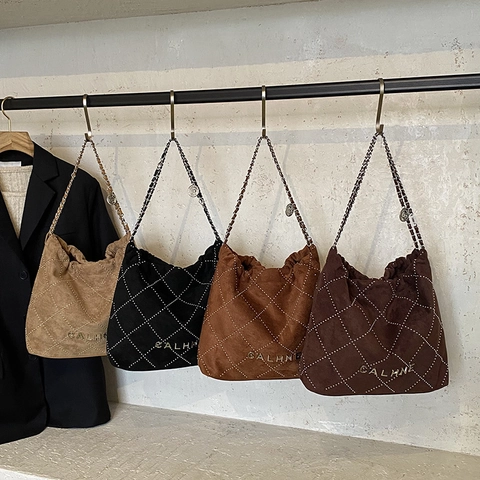 Damen Schultertasche Aus Wildleder Mit Rautensteppung Und Nieten Kettengurt Große Kapazität Hobo Tasche